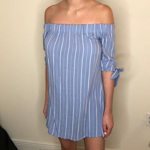 Shoulderless dress